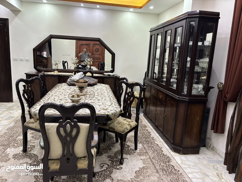 طوله سفر مع 6 كراسي وترابها