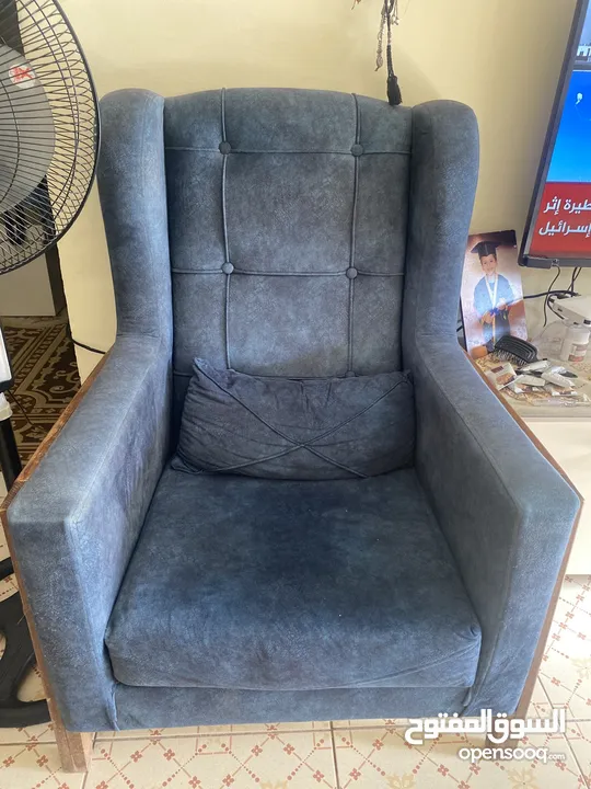طقم كنب تركي تسع مقاعد جميل جداً و ثقيل خشب زان مستعمل استعمال خفيف