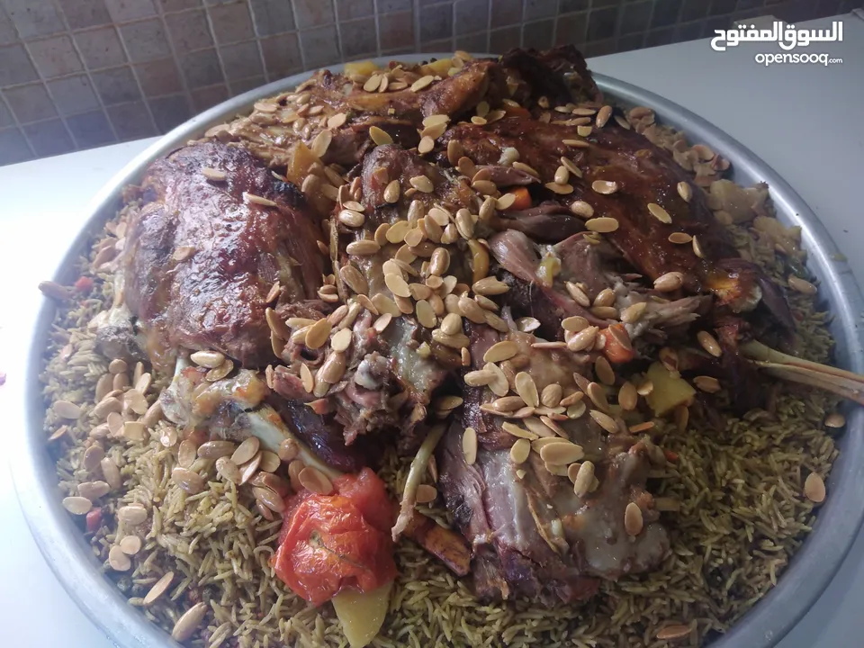 شيف طباخ شرقي وغربي وسلطات ابحث عن عمل خبره اكثر من 15سنه في فندق القدس وفندق جراند بلاس عمان