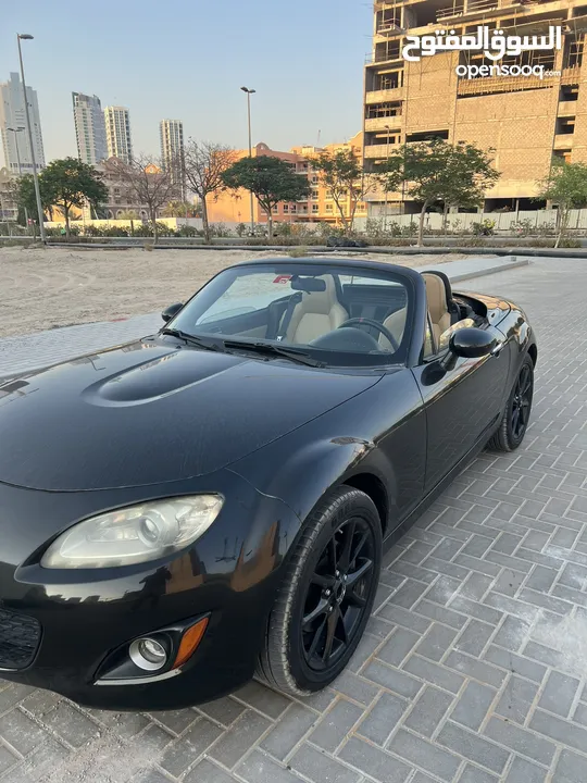 GCC  Mazda mx-5  Hard top convertible