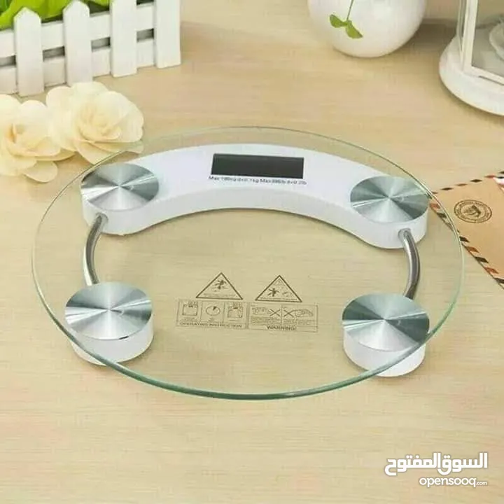 ميزان جسم الاكتروني الدقيق الحجم الامبر يتحمل وزن لغاية 180 كيلو