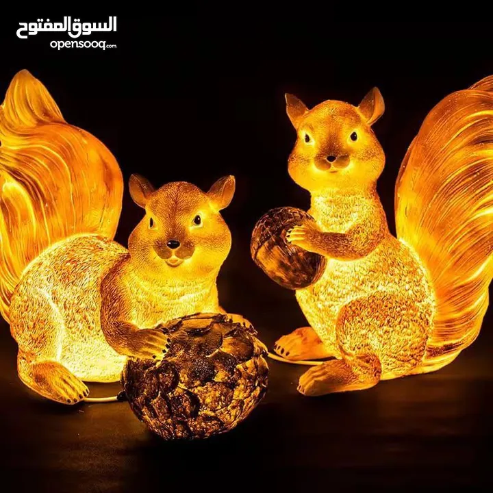 زيّن حديقتك بسحر الطبيعة! أضف لمسة حياة وجمال لزوايا بيتك مع تمثال السنجاب بالحجم الكبير