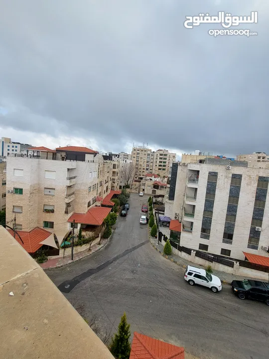 لقطه 240م وروف 120م في الجبيهه حي الريان بسعر مغري من المالك بسعر حرق