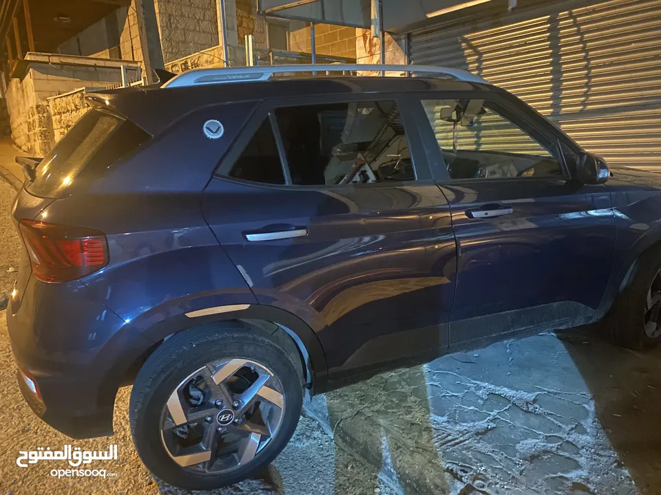 سيارة هونداي فينو (قصة فليكس المحدودة) للبيع بحالة ممتازة Hyundai Venue (V)