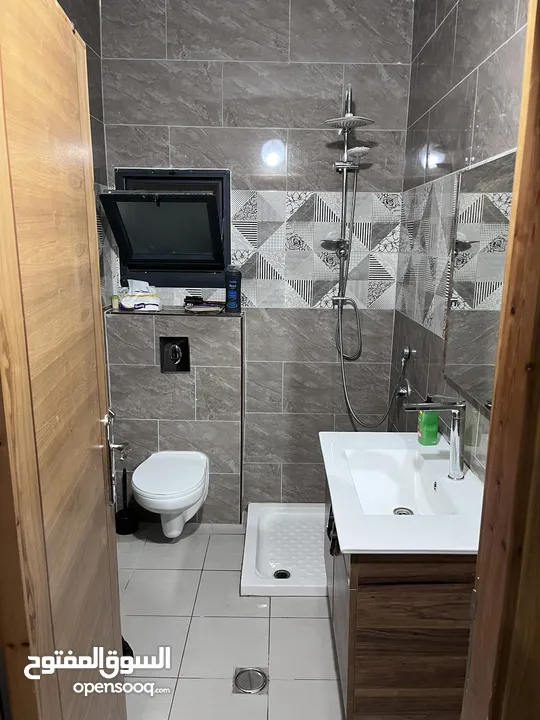 منزل مستقل مسور للبيع مع حديقة