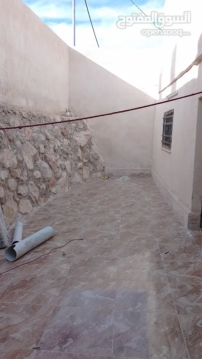 شقة وستوديو لليجار في جرش بيادر عجرمة بجانب المدينة الرياضية