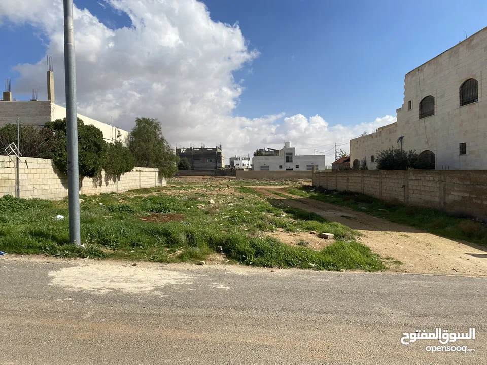 قطعة ارض للبيع في عمان القرية البيضاء