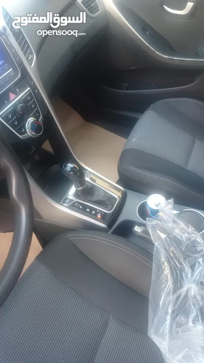 هيونداي i30 سنة 2016 اوتومات مع فتحة بانوراما....نخب