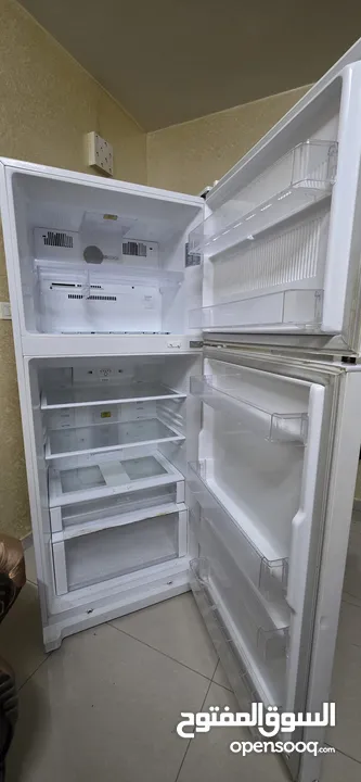 ثلاجة LG للبيع بحالة جيدة جدا