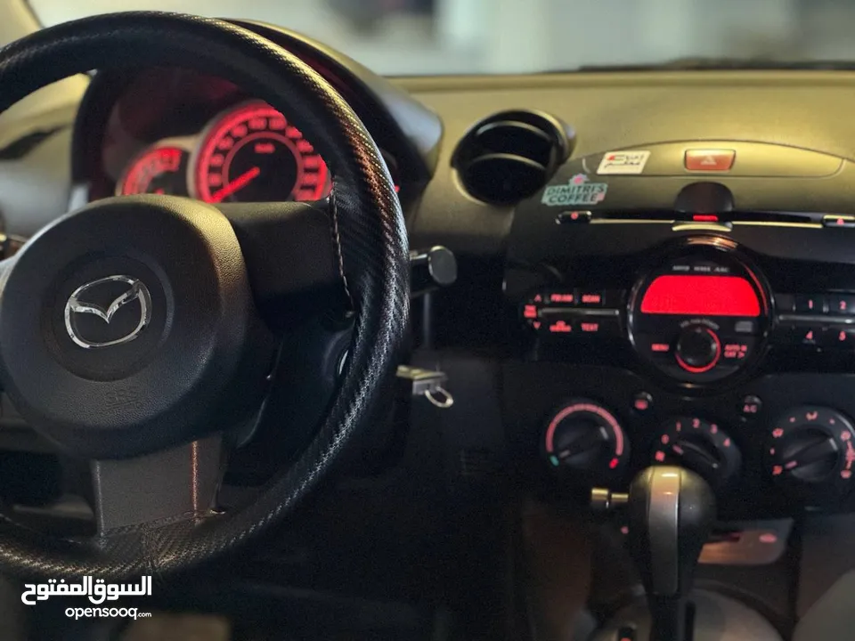 مازدا 2 هاتشباك 2013  فحص جيد  صيانة وكالة  حالة ممتازة  اقتصادية وعملية
