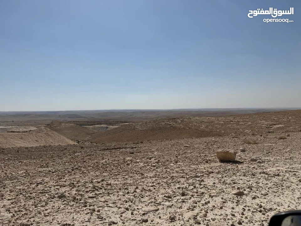 فرصة استثمارية مميزة في قطعة أرض غنية بالحجر الجِيري ضمن حدود بلدية الحُجرة