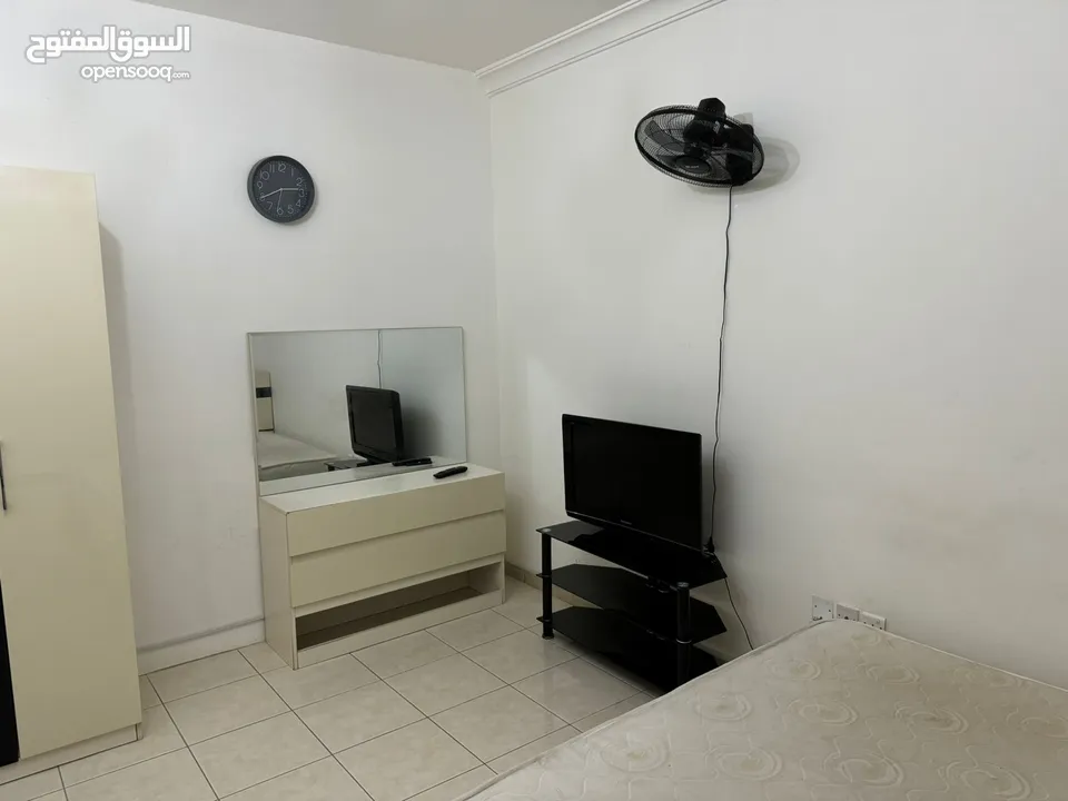 Huge, spacious room in very clean Apartment and peaceful atmosphere