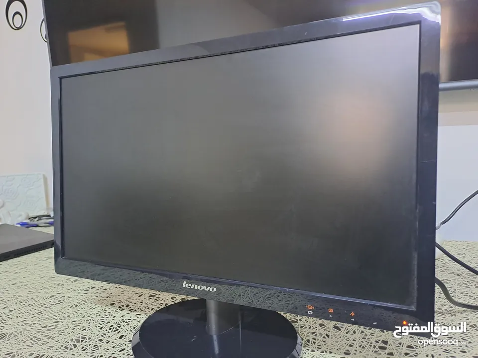 شاشة كومبيوتر - كاميرات "Lenovo 19.5 بحالة ممتازة VGA - DVI