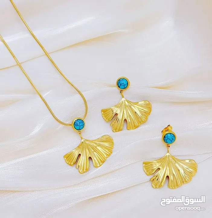 سوار ذهبي فاخر بتصميم أنيق ومميز