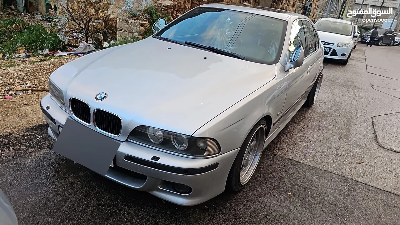 للبيع 525i e39