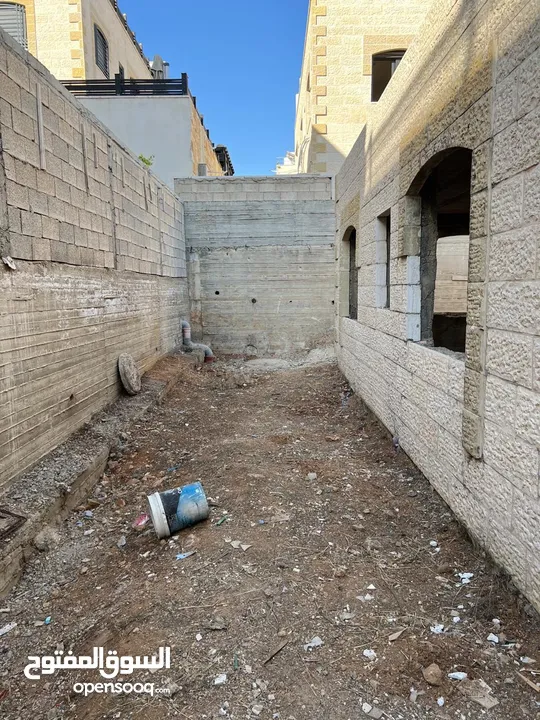 فيلا باك تو باك ضاحية الريحان إطلالة ممتازة