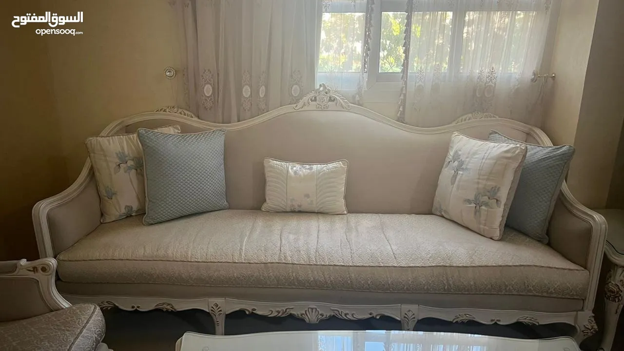 طقم كراسي وطاولات لصاله الجلوس