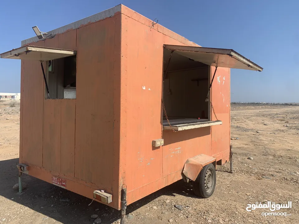 عربة طعام food truck بها تصريح بلدي الخوض المعبيله