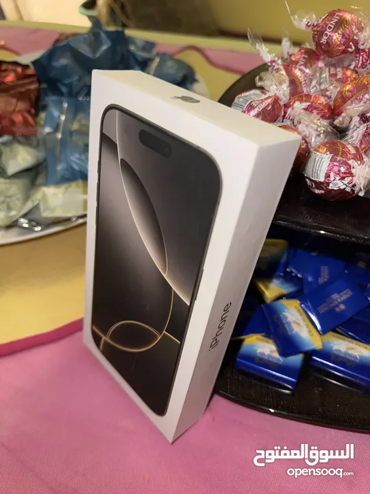 أيفون 16 برو ماكس 256 جيجا تيتانيوم الطبيعي ، وارد شرق اوسط.  iPhone 16 pro max 256 G/ Titanium