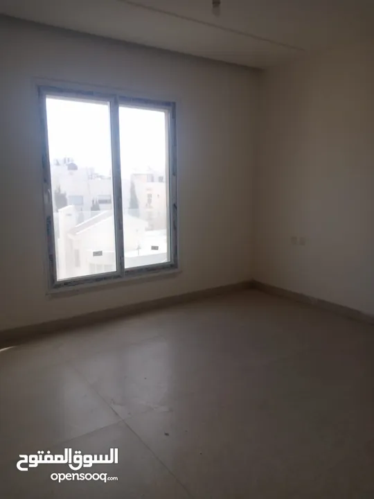 شقه اخير مع روف للبيع في عبدون - ref:14681