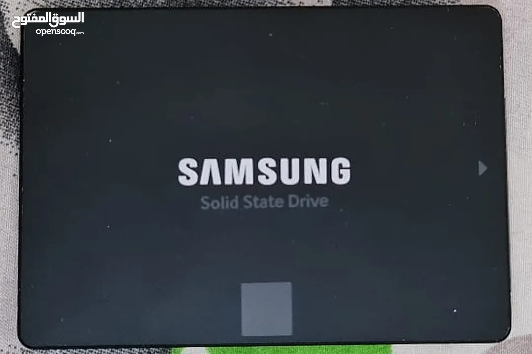 للبيع  SSD 1TB SAMSUNG 870 EVO SSD مع SSD 500GB SAMSUNG 850 EVO SSD