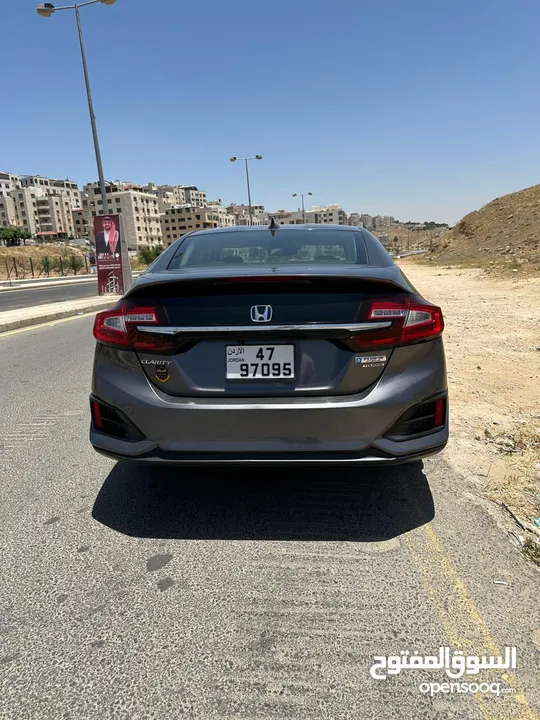 هوندا كلاريتي