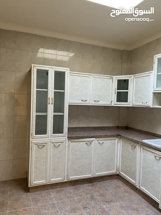 شقة طابقية مميزة للايجار / جبل النزهة