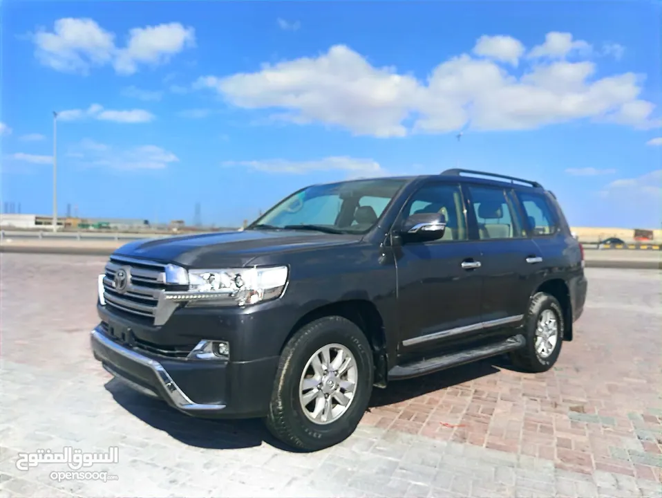 Toyota Land Cruiser GXR v6 Model 2011, GCC spec