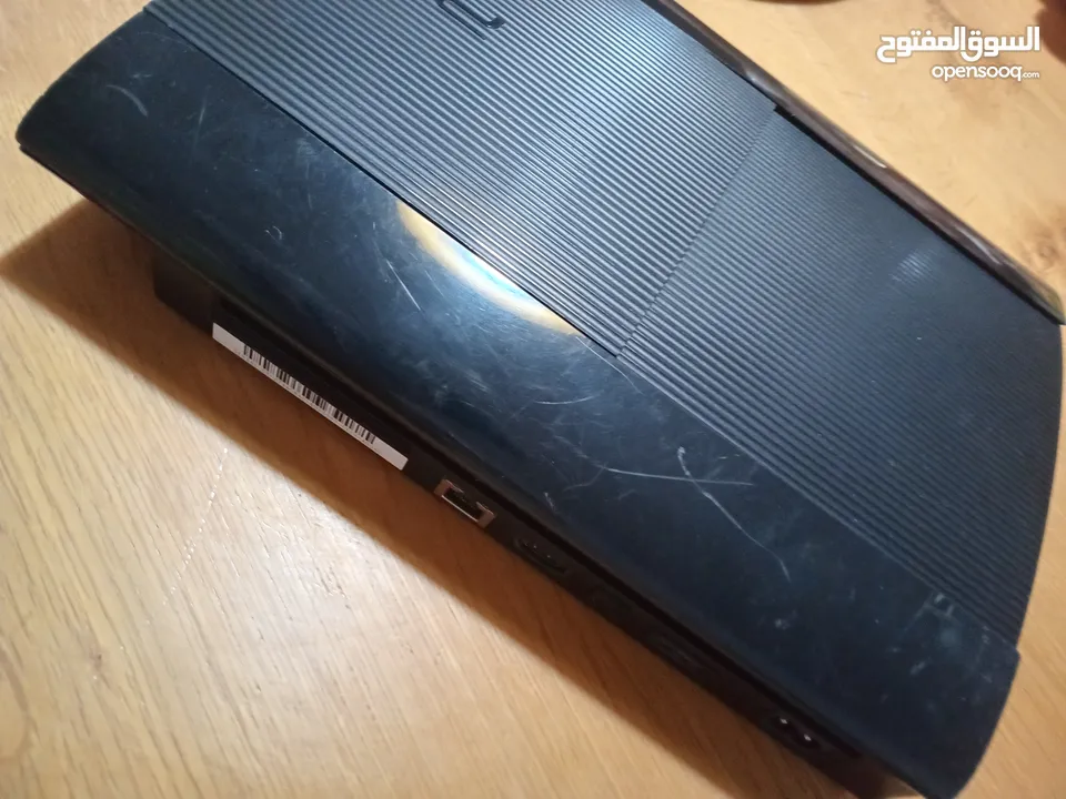للبيع ps3 سوبر سليم مستعمل مع يد أصلية و شاحن لليد اصلي