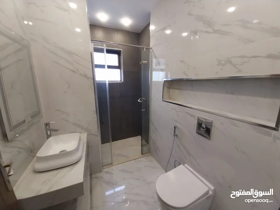 شقة غير مفروشة للإيجار ( Property 39922 ) سنوي فقط