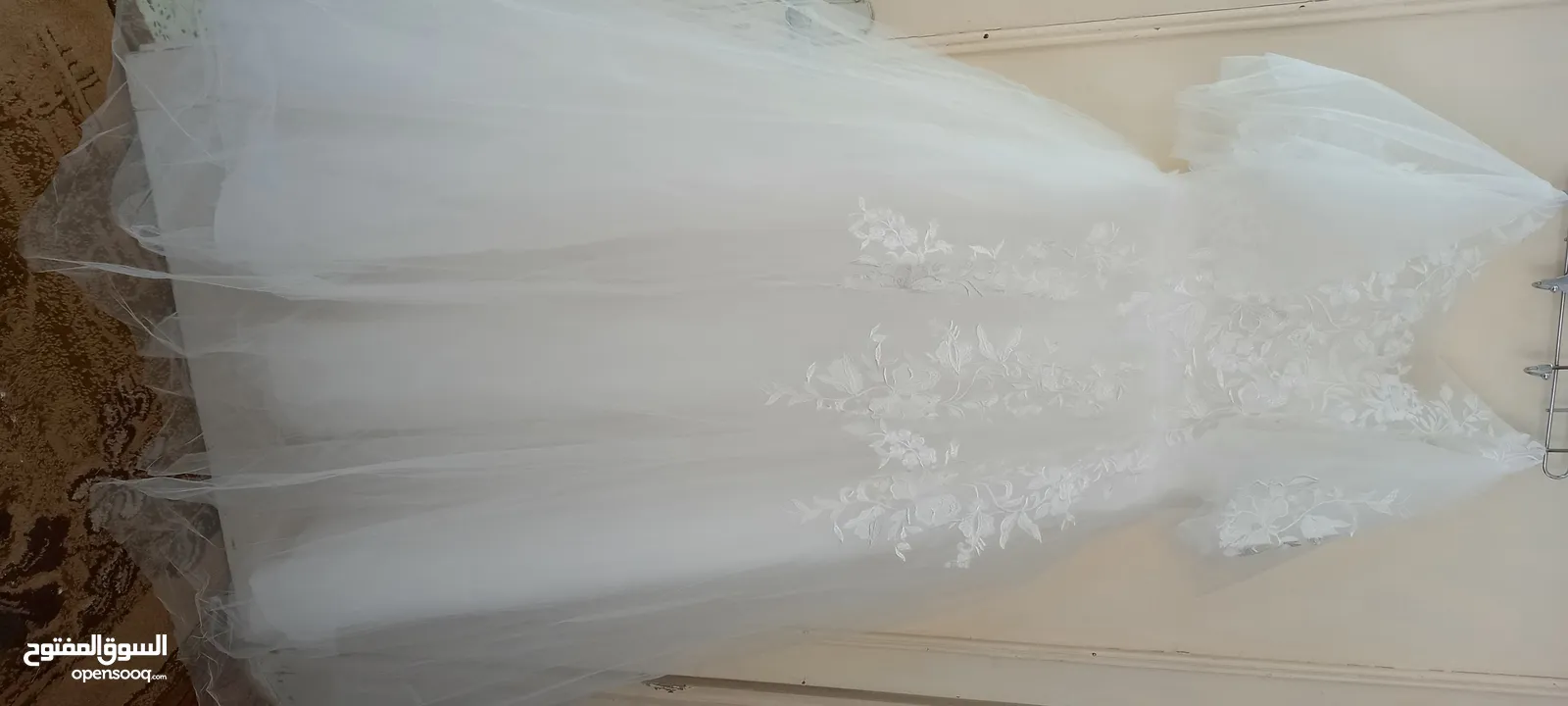 فساتين زفاف عدد 2 من jolly chic  مقاس xl  و 4xl للبيع