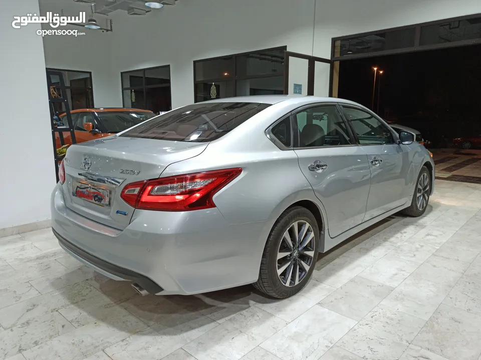 Nissan Altima SL 2017... Oman Agency Car