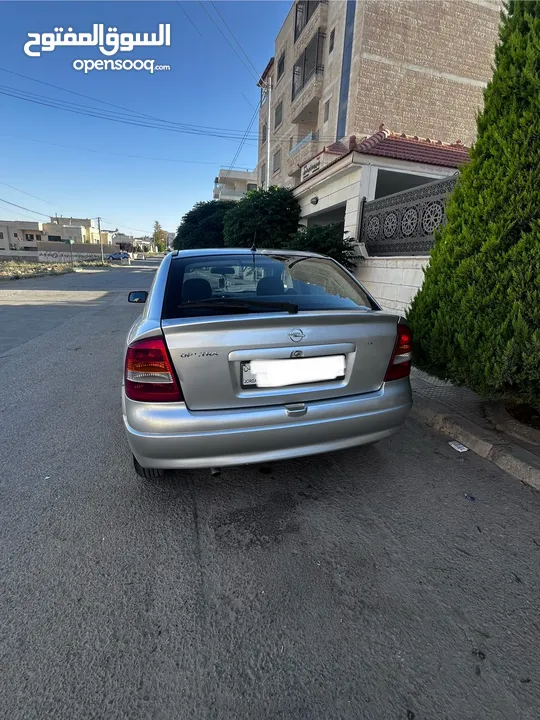 اوبل استرا 2001