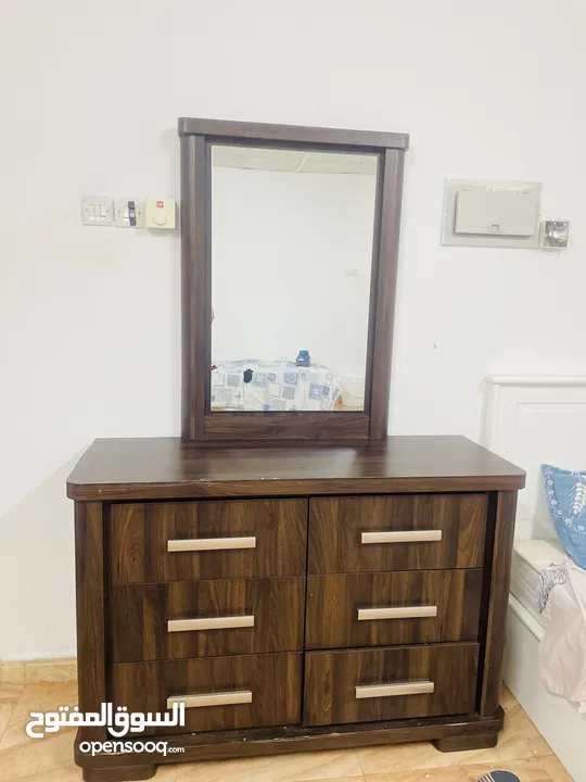 Wood cupboard nd dressing table with drawers