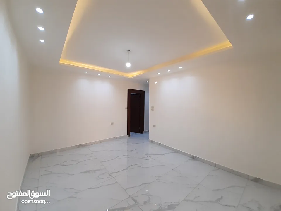 شقة طابق اول 140م بتشطيبات مميزة للبيع في شفا بدران