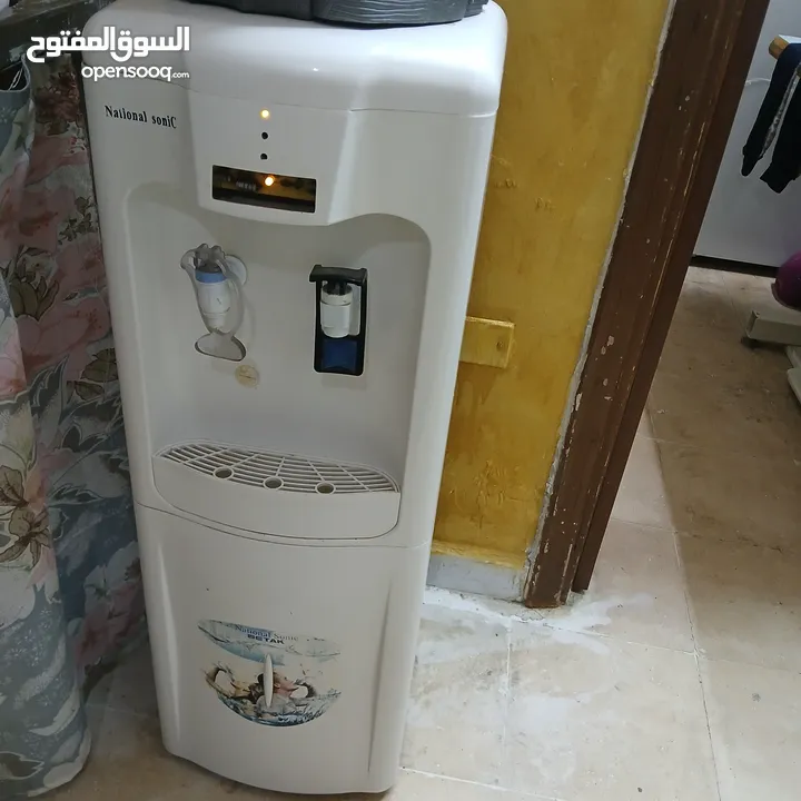 ميكرويف وكولر ماء ساخن فقط