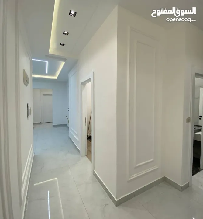 اخر شقه طابق ارضي تشطيبات الفندقية في حي الصحابة منطقة فلل