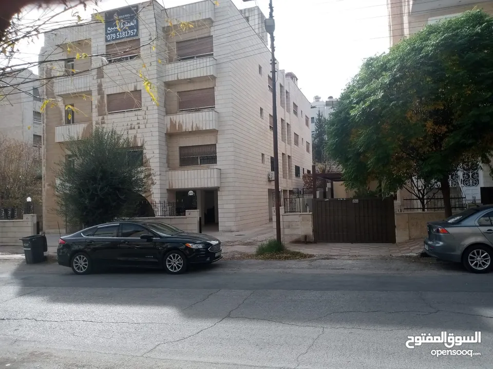 عمارة مميزة جدا للبيع بين الرابع والخامس بالقرب من السفارة الفلسطينية . REF 542