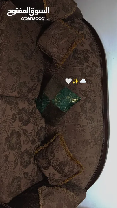 طقم كنب 7 مقاعد بحاله جديده