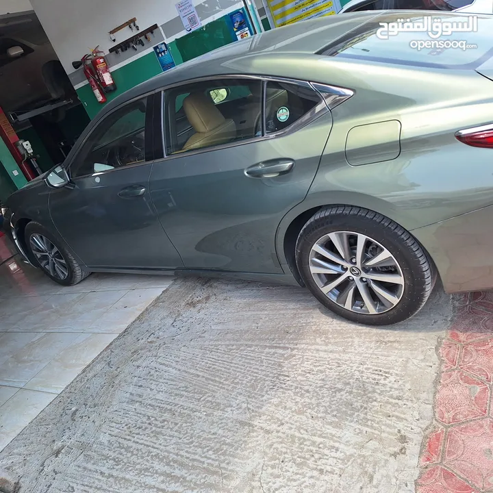 Lexus Es 300h لكزس