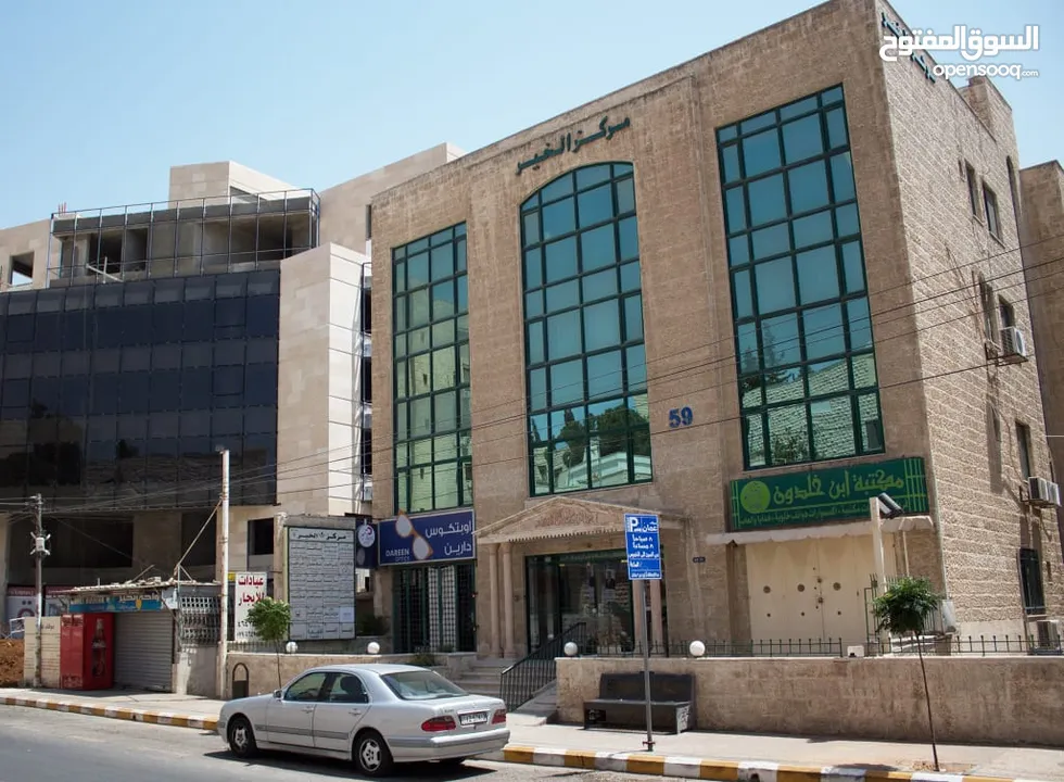 عيادة مميزة للبيع أو الإيجار في شارع الخالدي مساحة 88م