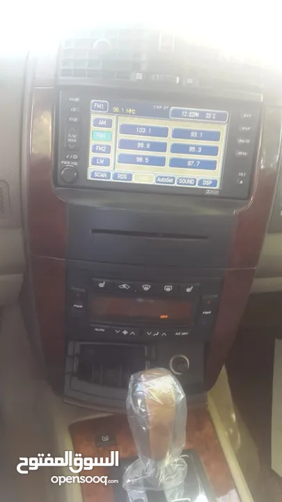 سيارة كاديلاك نوع SRX موديل 2006 بحالة جيدة جداً تتميز بداخلية نظيفة جداً