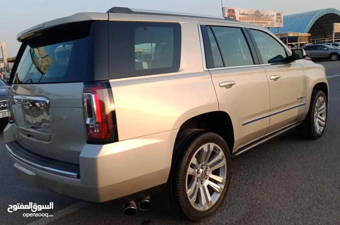 GMC Yukon Denali V8 6.2L Full Option Model 2017