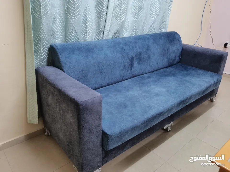 3 seater sofa very nice and excellent t condition