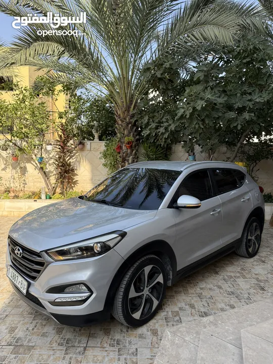 فقط 75 الف جيب هيونداي توسان 2015 فل ملغم ترخيص وتامين شامل سنة 99% دهان شركة جيب مميز جدا لعبة