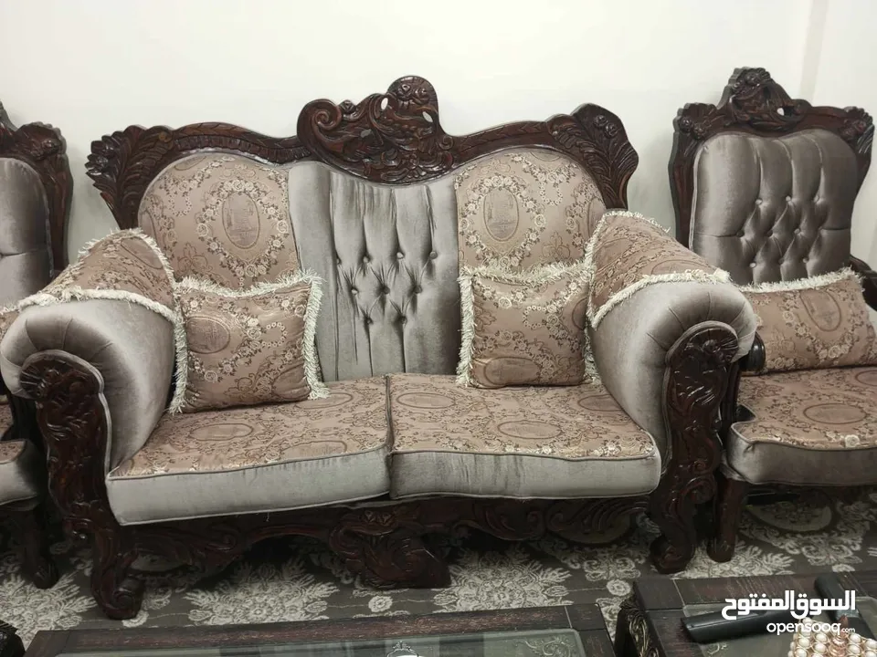 كنب بحالة الوكالة