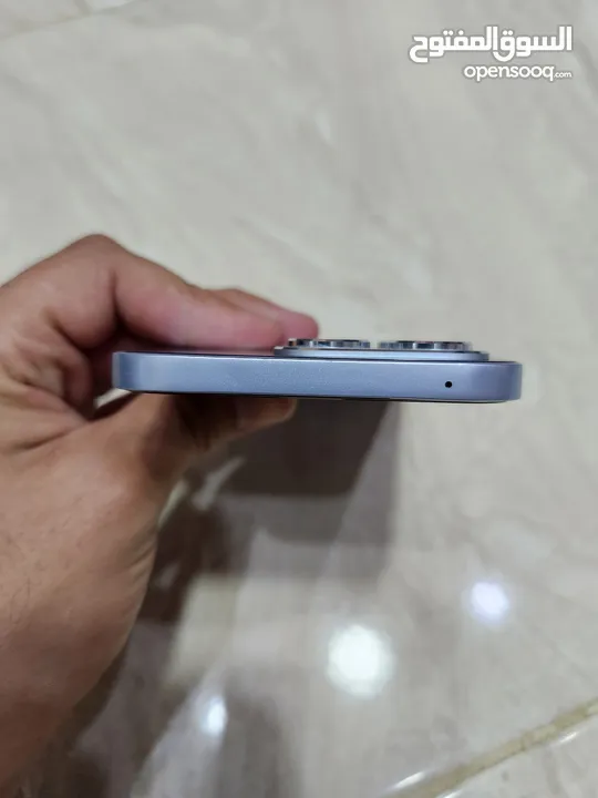 Honor X8b 512/8 بحالة ممتازة مع الكرتونة  وكامل أغراضه وعدة كفرات ولزقة حماية أصلية ضد الكسر