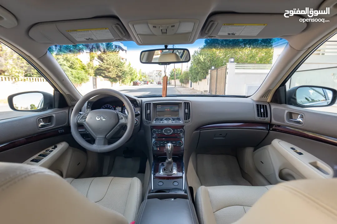 إنفينيتي G37 موديل 2012 - 4 جيد - سيارة رياضية مع محرك V6 3.7L