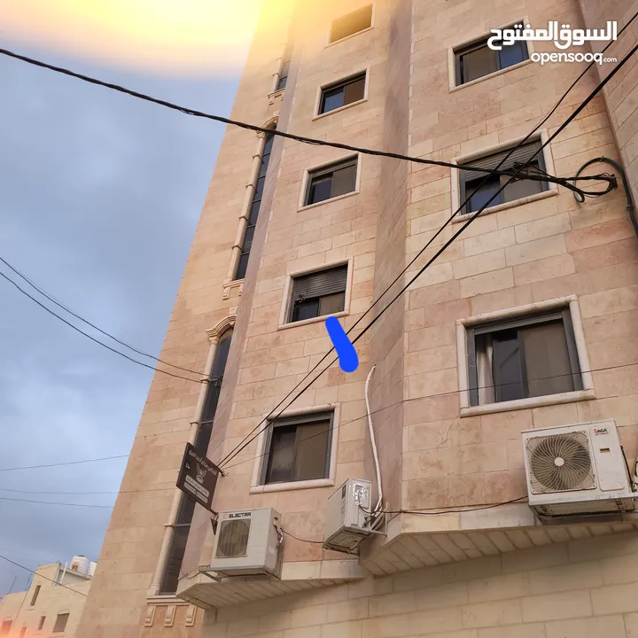 مكتب للبيع