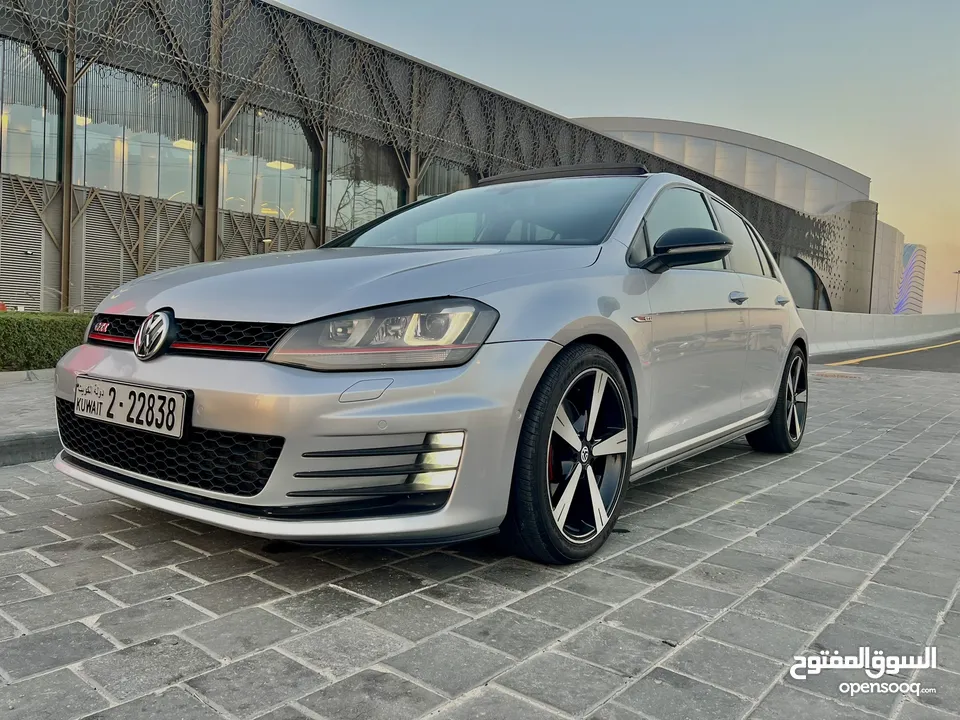 للبيع جولف Golf GTI